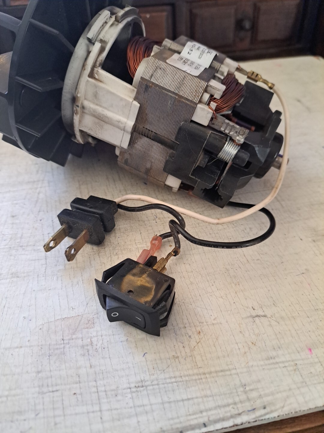 Weedeater 2510 Electric Leaf Blower  Motor With On / Off Switch-Do You Need One?
