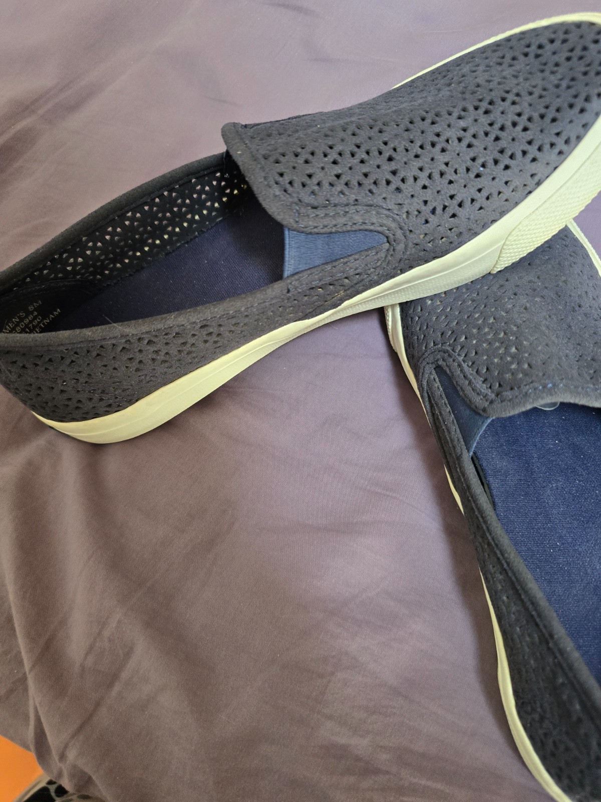 Sperry women's size 8 slip-on boat shoes in Navy