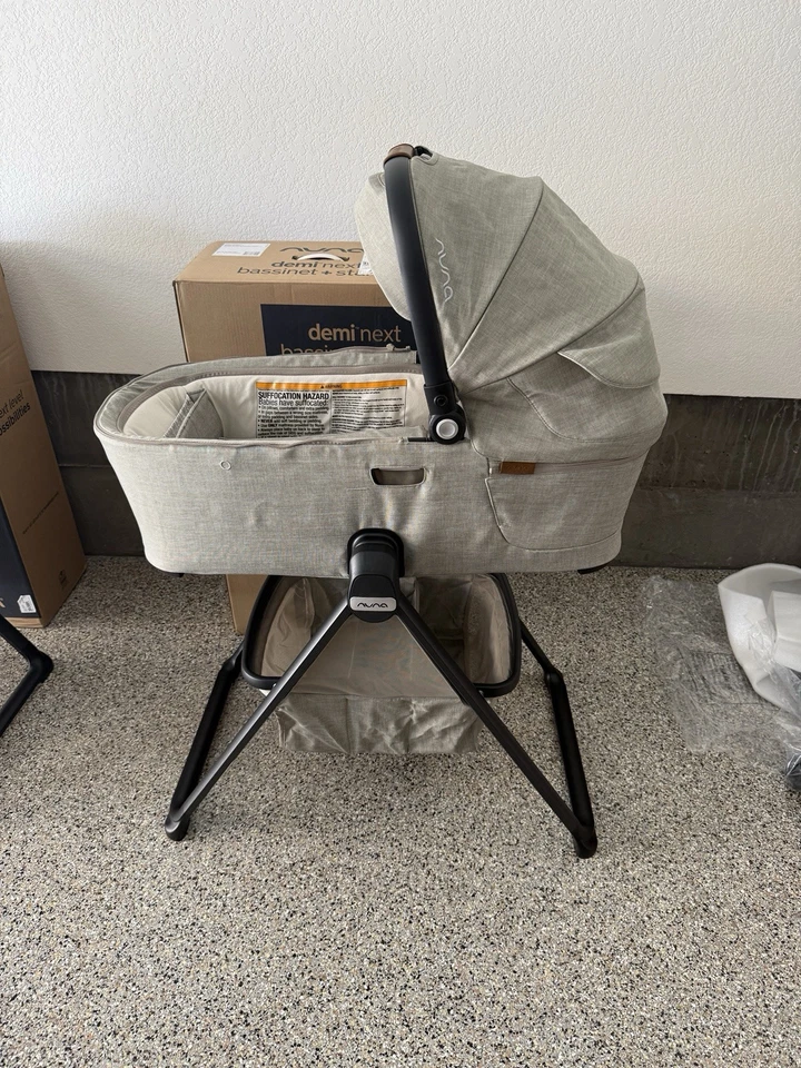 Cuna y soporte de madera de avellana NUNA Demi Next/Grow nuevo en caja Foto 4 de 4