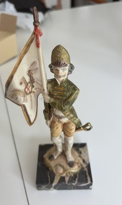 DETAILLIERTE FONTANINI HARZ Figur Husar Soldat auf Carrara Marmorsockel