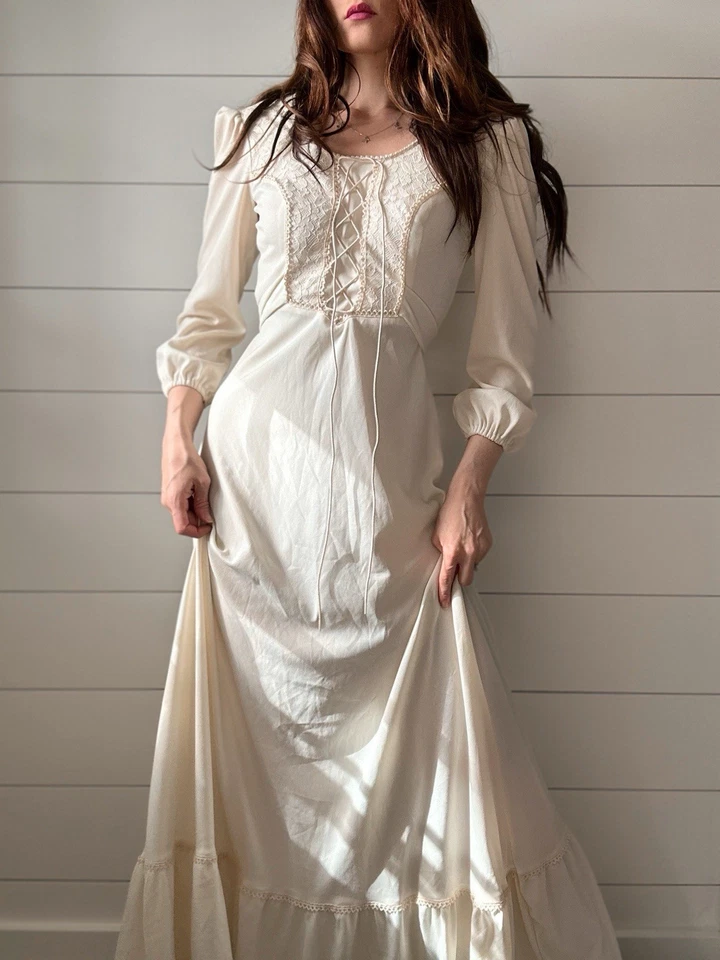 Vestido Pradera Vintage Años 70 Renacimiento Victoriano En Marfil Renacimiento Medieval Foto 3 de 4