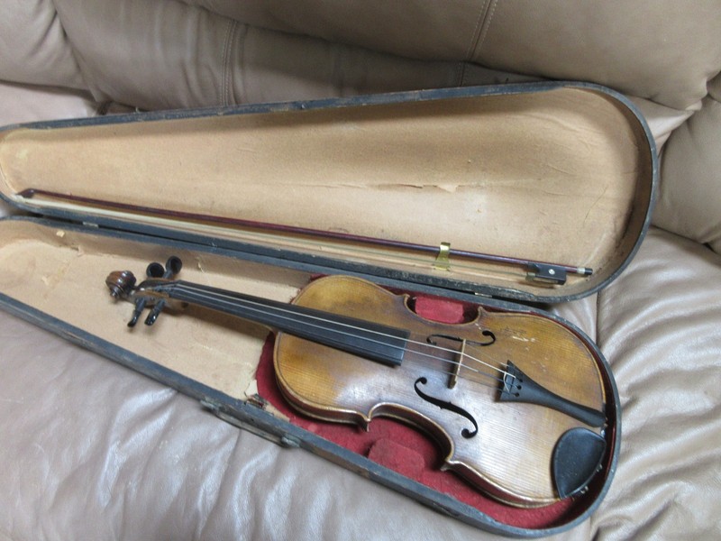 Antique conservatory 4/4 violin: Made in Germany