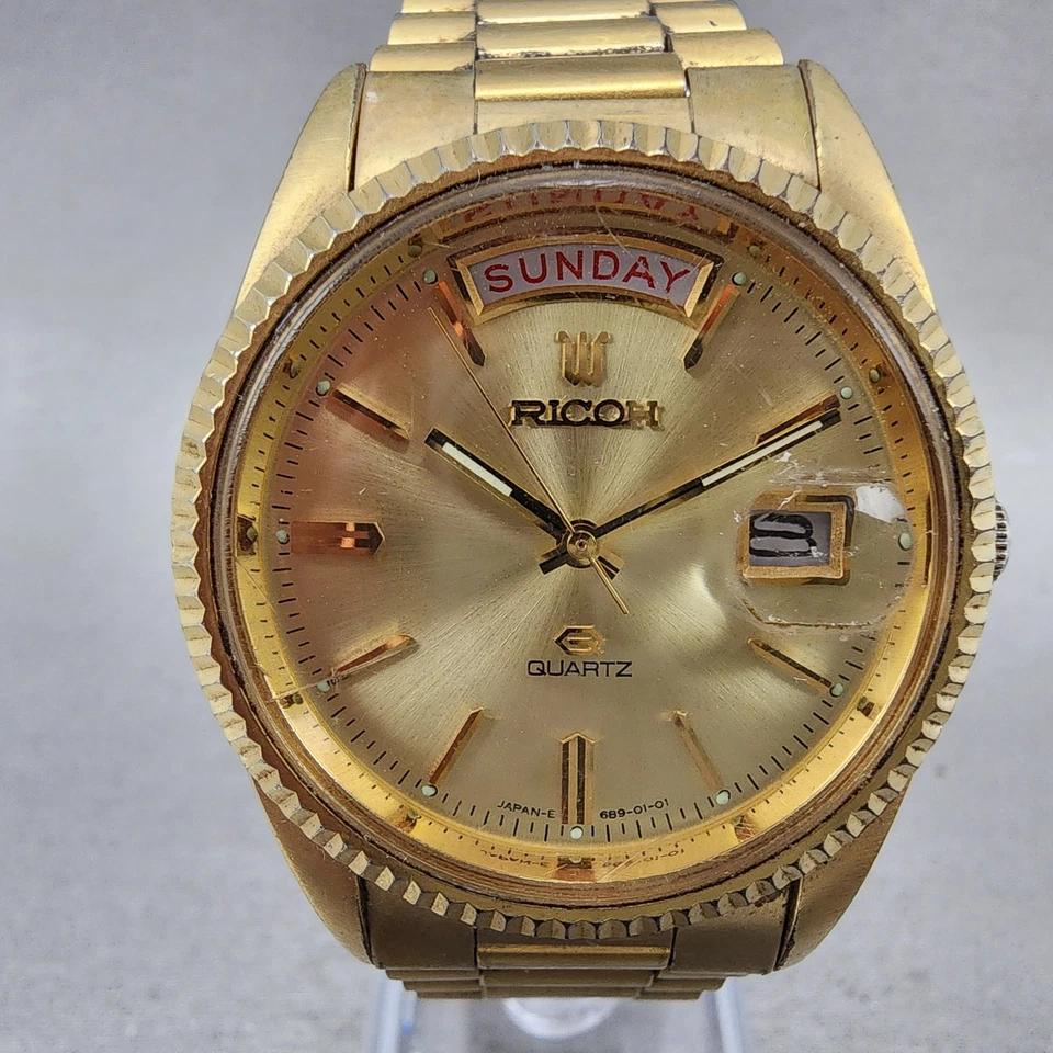 Reloj Ricoh President Hombre 36mm Esfera Dorada Tono Dorado Día Fecha Redondo Batería Nueva Foto 2 de 4