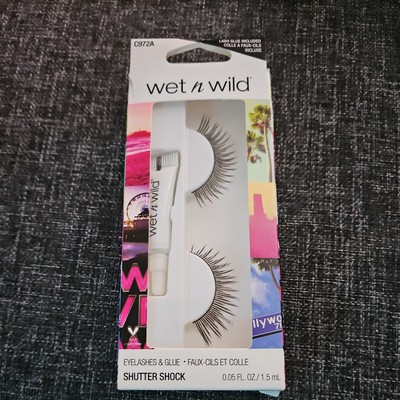 WET N WILD Eyelashes & Glue Shutter Shock New NIP Alt-Fringe False Lashes