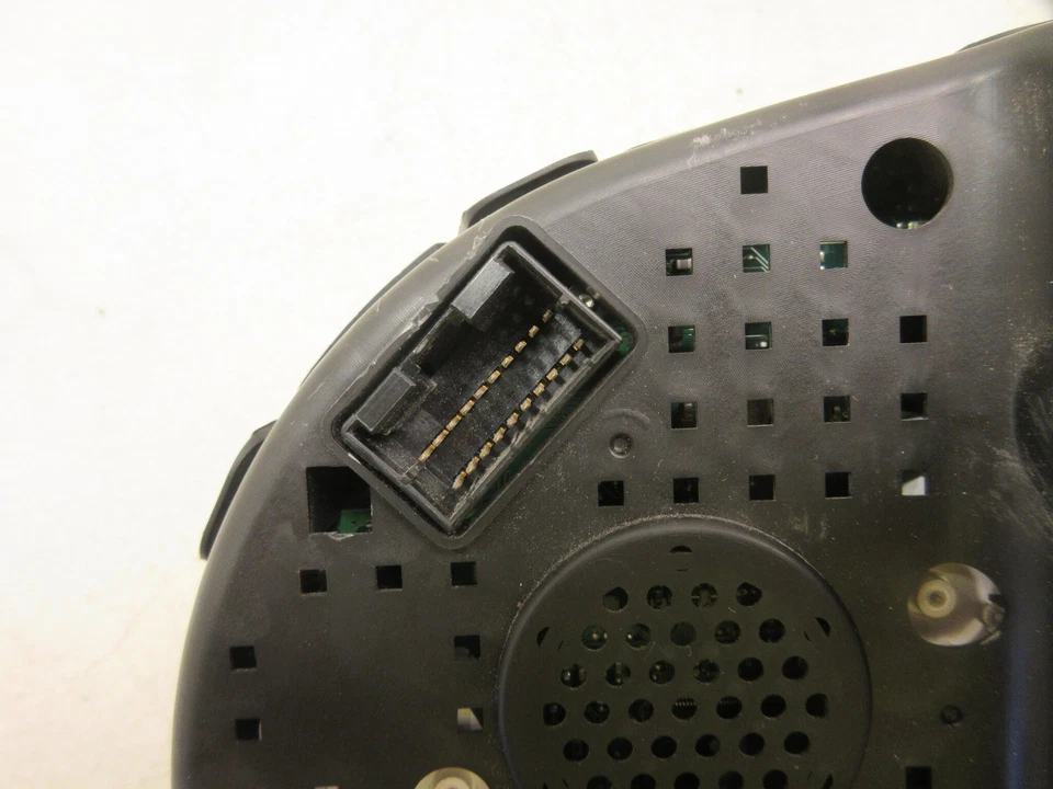 Velocímetro Speedo 12-14 Hyundai Genesis Sedán MPH Cabezal Cluster 161 k millas OEM Foto 3 de 4