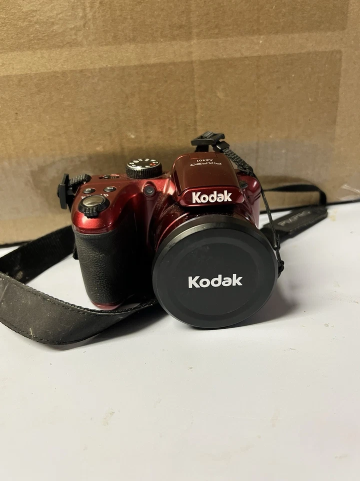 Cámara digital Kodak AZ401 Pixpro 16 MP 40x zoom óptico 24 mm gran angular - roja Foto 2 de 4