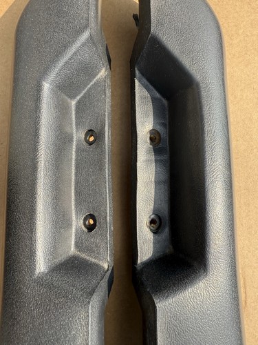 1982 1983 1984 1985 S10 Blazer GMC Jimmy Sonoma Door Panel Arm Rests Black - Picture 4 of 15