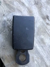Range Rover L322 4.4 Td6 3.0 Seat Buckle O/S Drivers Side Rear EVL 000550