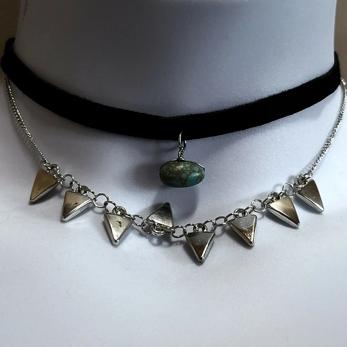 Edgy chokers online