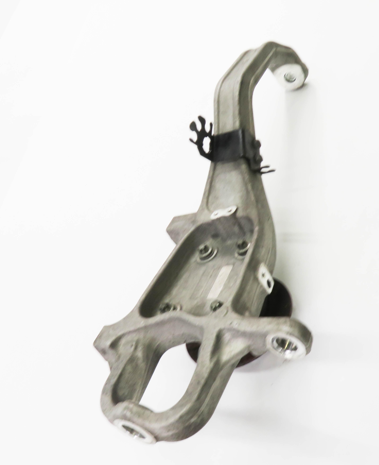 2018 MASERATI QUATTROPORTE (M156) RIGHT FRONT PASSENGER SPINDLE KNUCKLE HUB