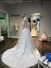 Wedding dress size 6 preowned