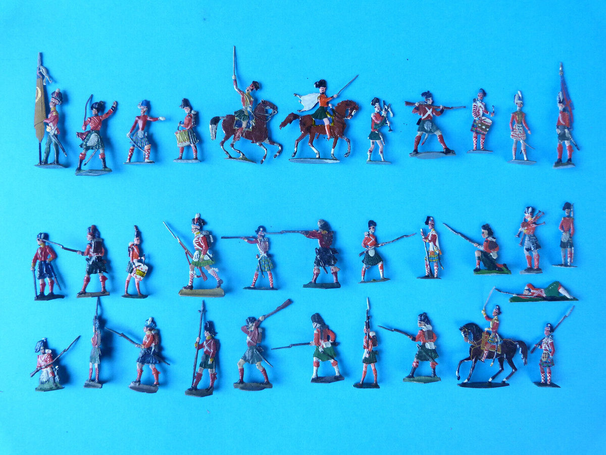 Plats d'étain - Zinnfiguren - 33 écossais Highlands Waterloo 1815
