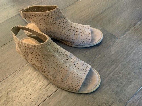 SO Kohl's Girls /Women's Tan Open Toe Stacked Heel Shoes Size 5 M - Picture 8 of 9