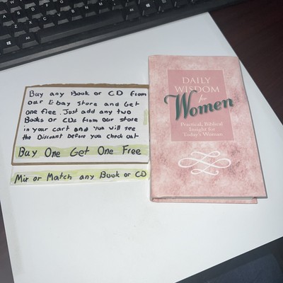 s19- Daily Wisdom for Women (Hb) - Hardcover - GOOD