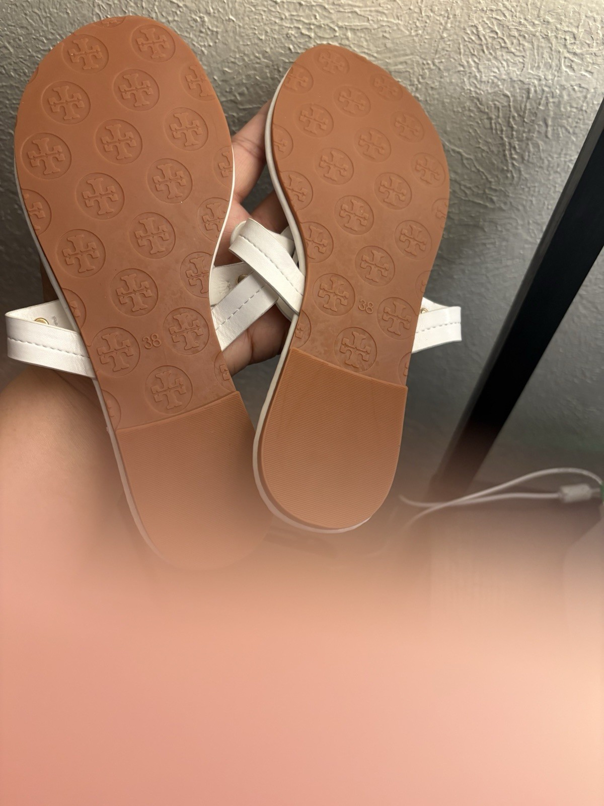 Tory Burch White Leather Logo Thong Sandals Slip On Women's Size 38 Casual thumbnail 4