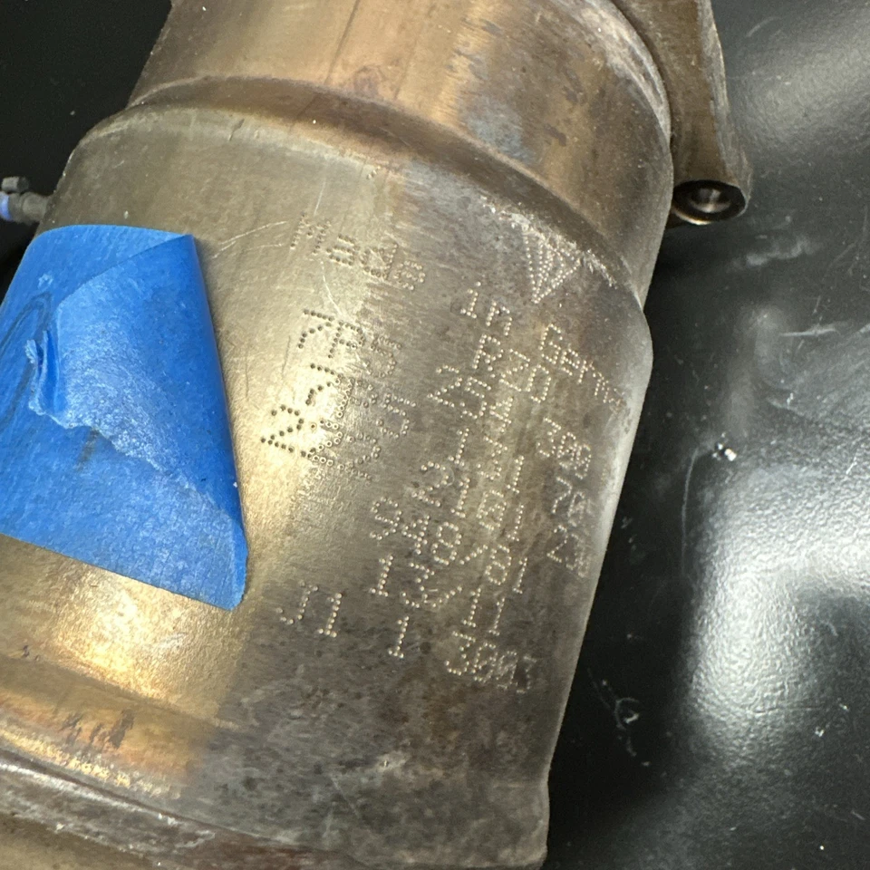 11-14 Porsche Cayenne 958 Turbo  Front Engine Exhaust Downpipe Left - Image 4 of 4