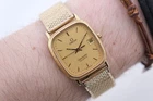 Vintage 1980s OMEGA Seamaster Cal.1430 Quartz Date Gold Swiss Made 28mm Works