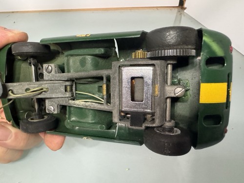 VINTAGE 1960s GREEN COX LOTUS SLOT CAR 1/24 SCALE - Picture 13 of 17