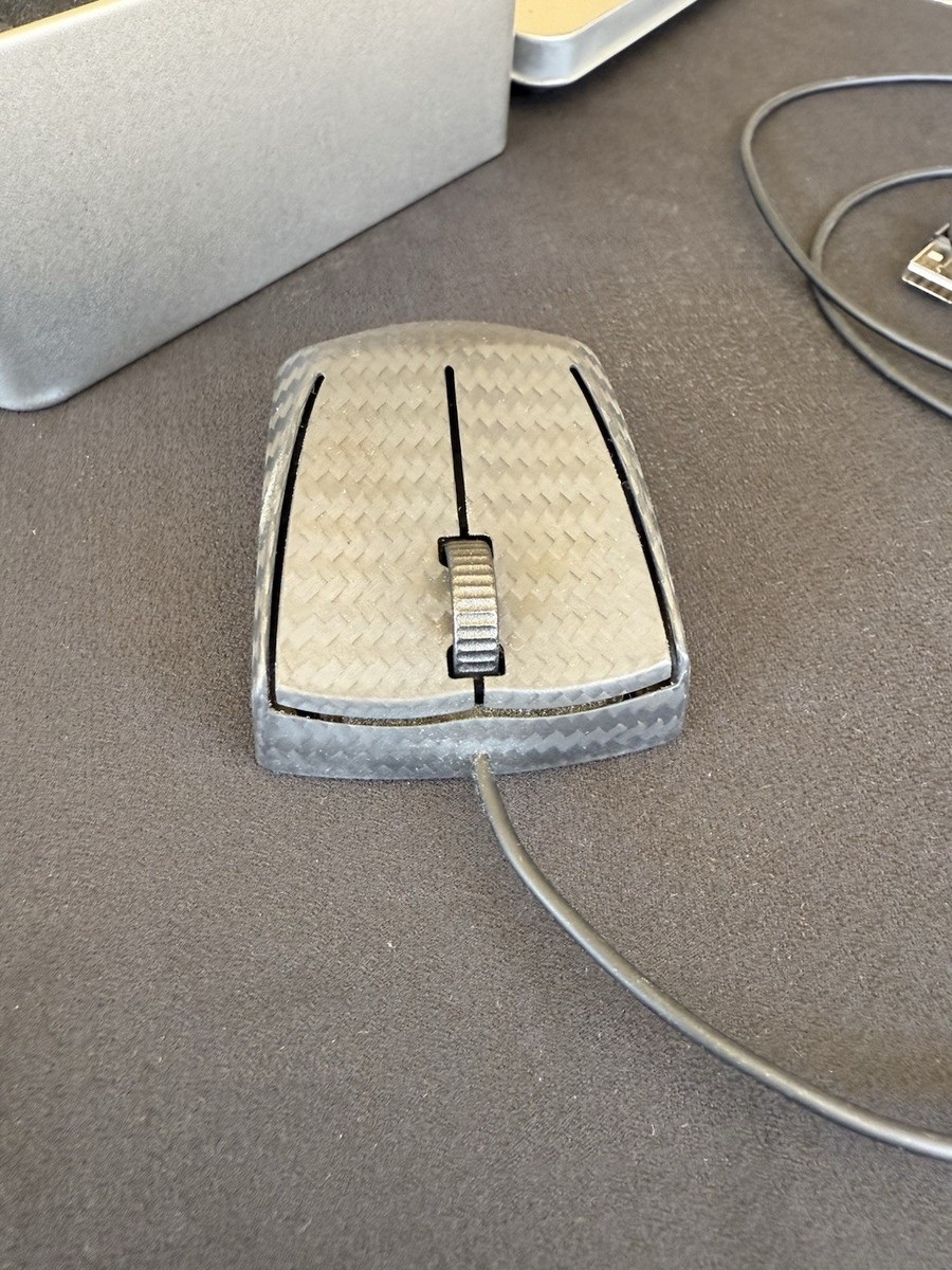 Zaunkoenig M2K Carbon Fiber Shell Ultralight Gaming Mouse