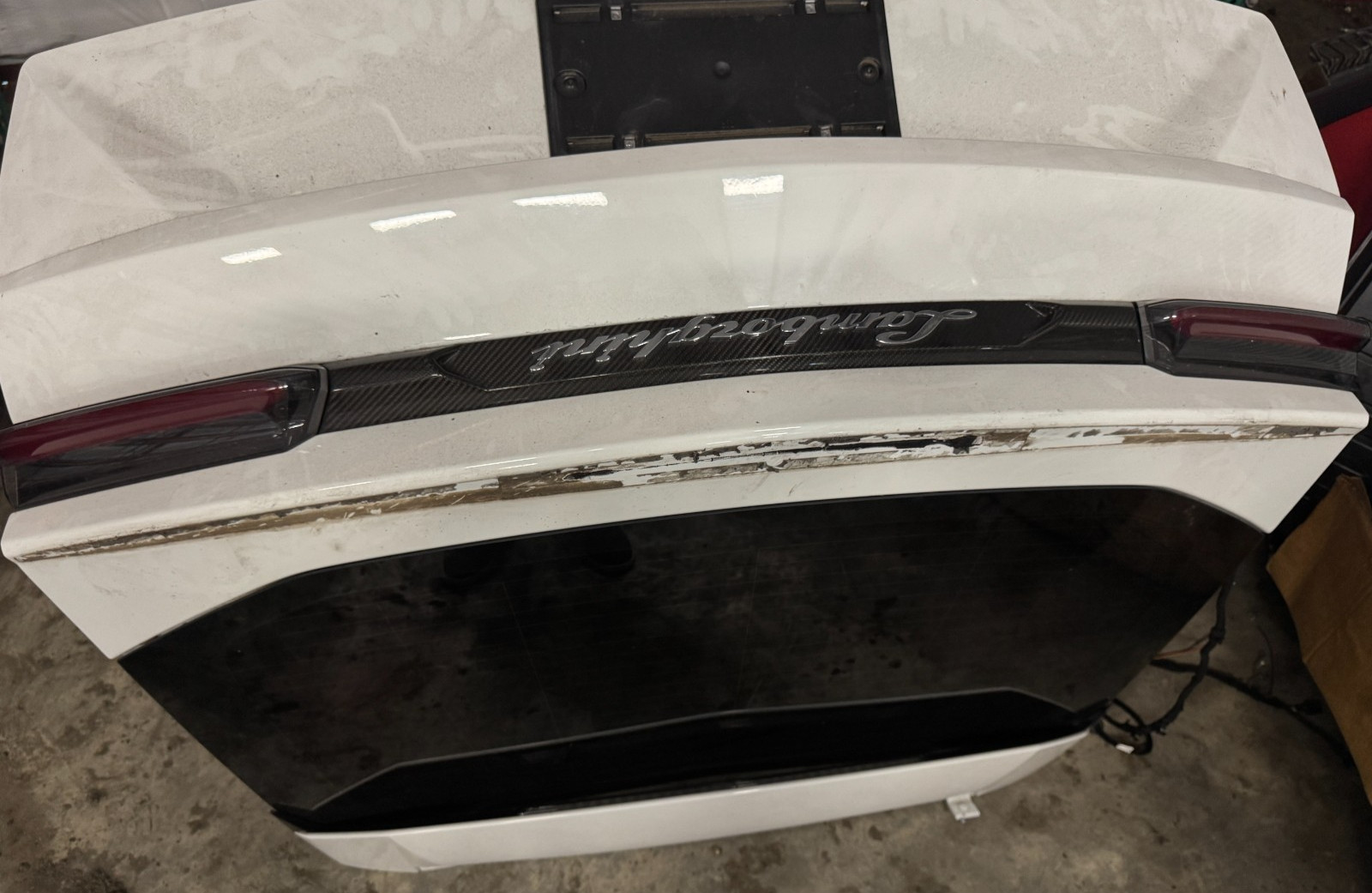 Lamborghini Urus Tailgate