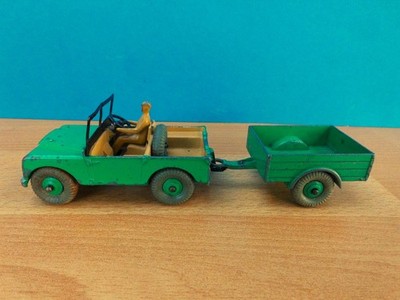 DINKY TOYS No. 340 & 341 GREEN LAND ROVER & LAND ROVER TRAILER (5)