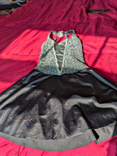 Women  s Black/Silver Sequin Lycra V-Neck Sleeveless Skirted Leotard S