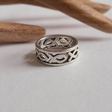VINTAGE STERLING SILVER RELIGIOUS FISH RING BAND SZ 8.25 8MM WIDE 925