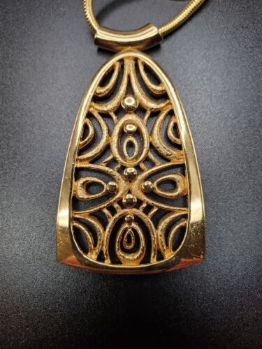 Vintage Monet Snake Chain Necklace With Pendant Gold Tone - Picture 3 of 13