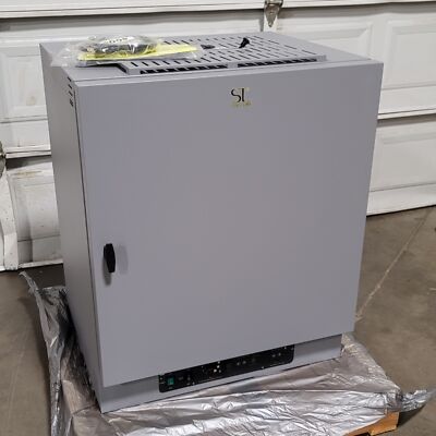 Shel Lab SLG522 SGO5 Gravity Convection Laboratory Oven 4.9CuFt, 306°C, 120VAC