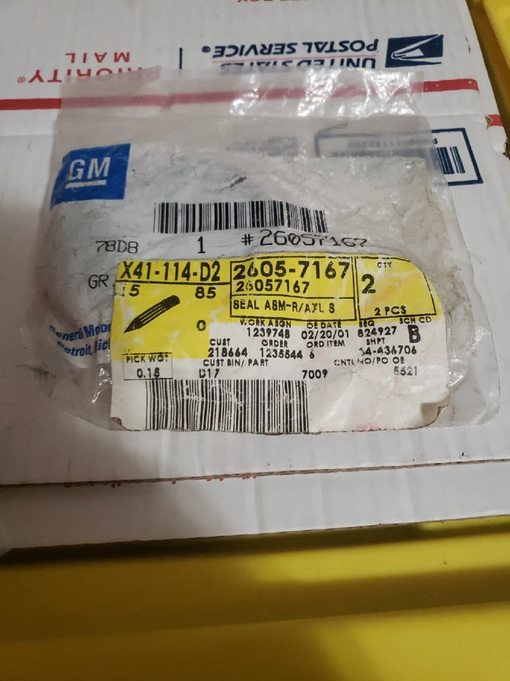 Sellos de eje trasero originales GM #26057167 (reemplazados 19180849) NOS GM OEM Foto 2 de 2