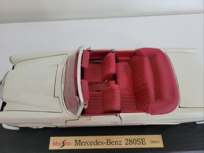 1/18 Mercedes Benz 280SE 1966 Maisto diecast no case missing side