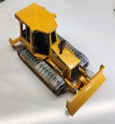 2005 Bruder Caterpillar Cat Bulldozer 1/16 Plastic Germany 1443/1