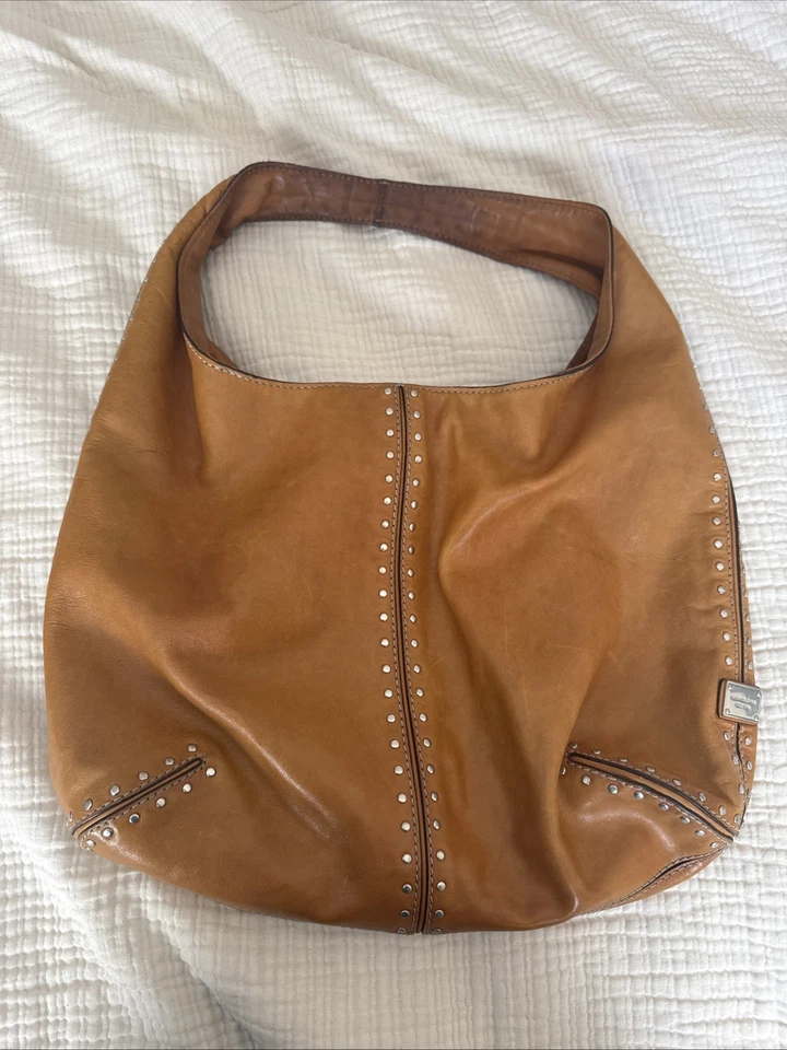 Bolso de Mano Michael Kors Astor Hobo Cuero Marrón Caramelo Tachonado Bolso de Hombro LIMPIO Foto 2 de 4