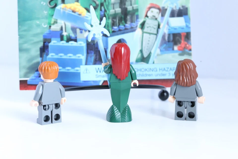 Lego: Harry Potter Under Water Playset - (2010) - Manuel & Mini-figures Only - Image 4 of 4