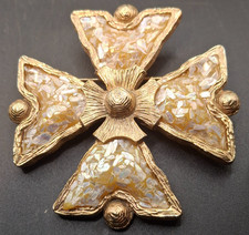 Vintage Maltese Cross Gold Tone Crushed Faux Abalone Brooch Pin Costume Jewelry