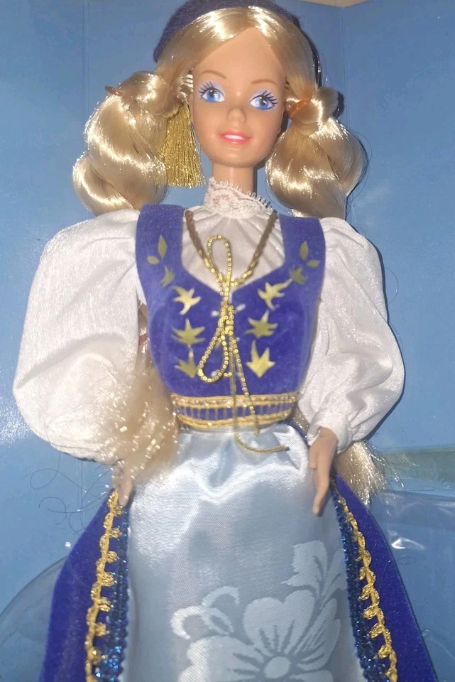 Lote de 2 muñecas Barbie del mundo Barbies japonesas 1984 y islandesas 1986. Foto 2 de 4