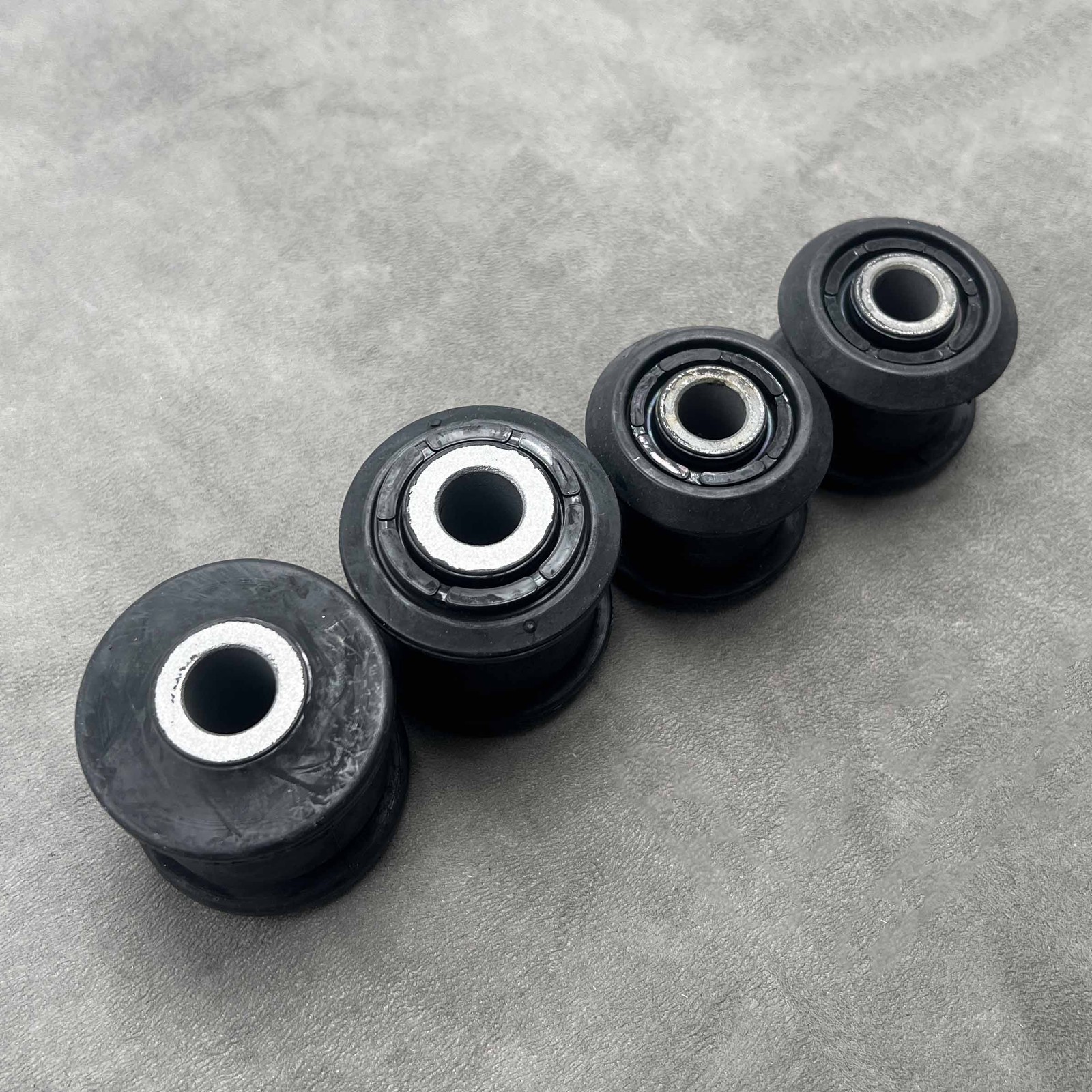 New 4pcs 980139890 Rear Control Arm Bushing fit for Maserati Quattroporte GC GT