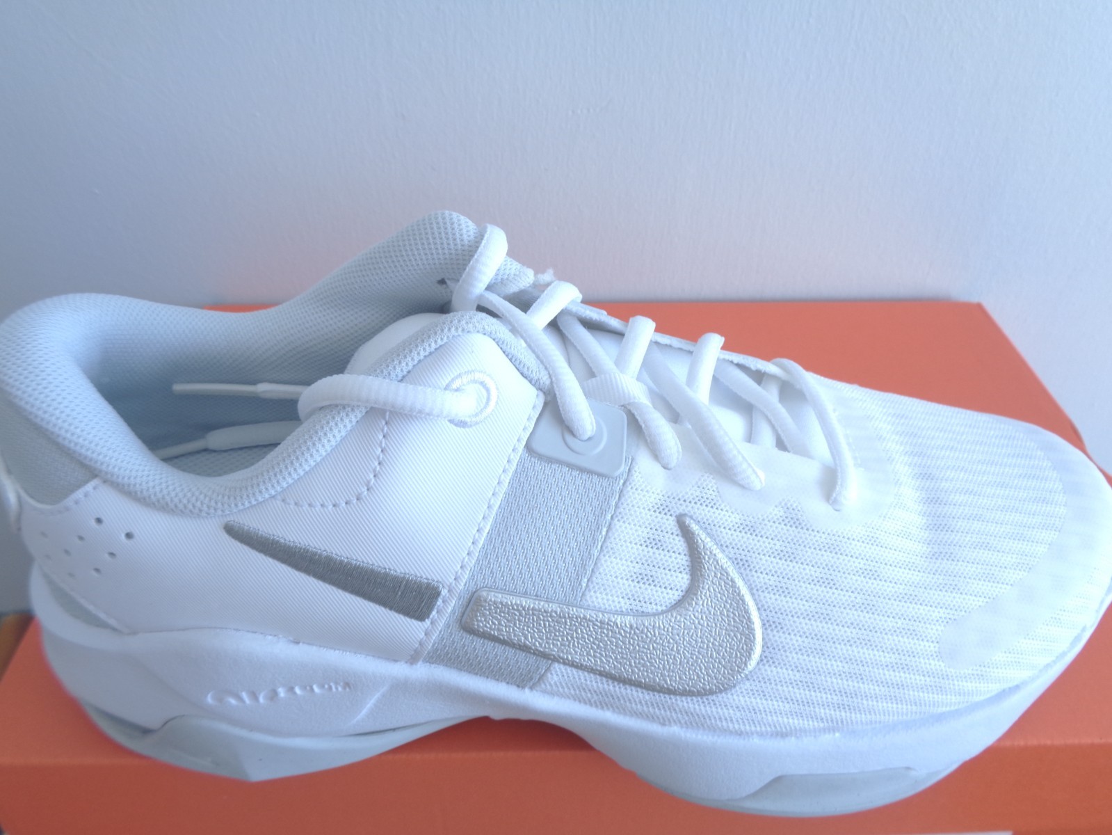 Nike Zoom Bella 6 trainers shoes DR5720 100 uk 7 eu 41 us 9.5 NEW IN BOX