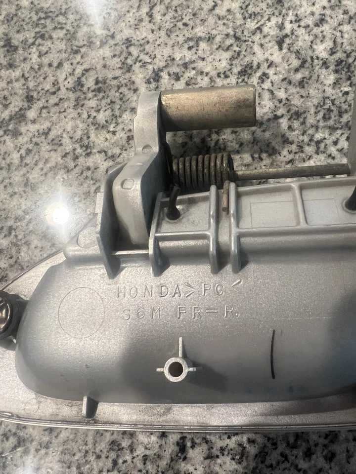 ♻️02-06 MANIJA PUERTA EXTERIOR DERECHA PASAJERO ACURA RSX TIPO S FABRICANTE DE EQUIPOS ORIGINALES USADA PLATEADA Foto 3 de 4