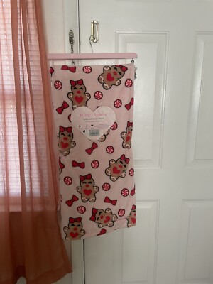 New Besty Johnson Pink Gingerbread Christmas Blanket 50x70