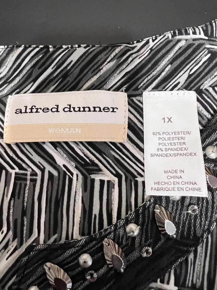 Ruby Rd Mujer TOP 2X Negro Tostado Estampado Animal Tachuelas Doradas Tejido Líquido Túnica Foto 2 de 4