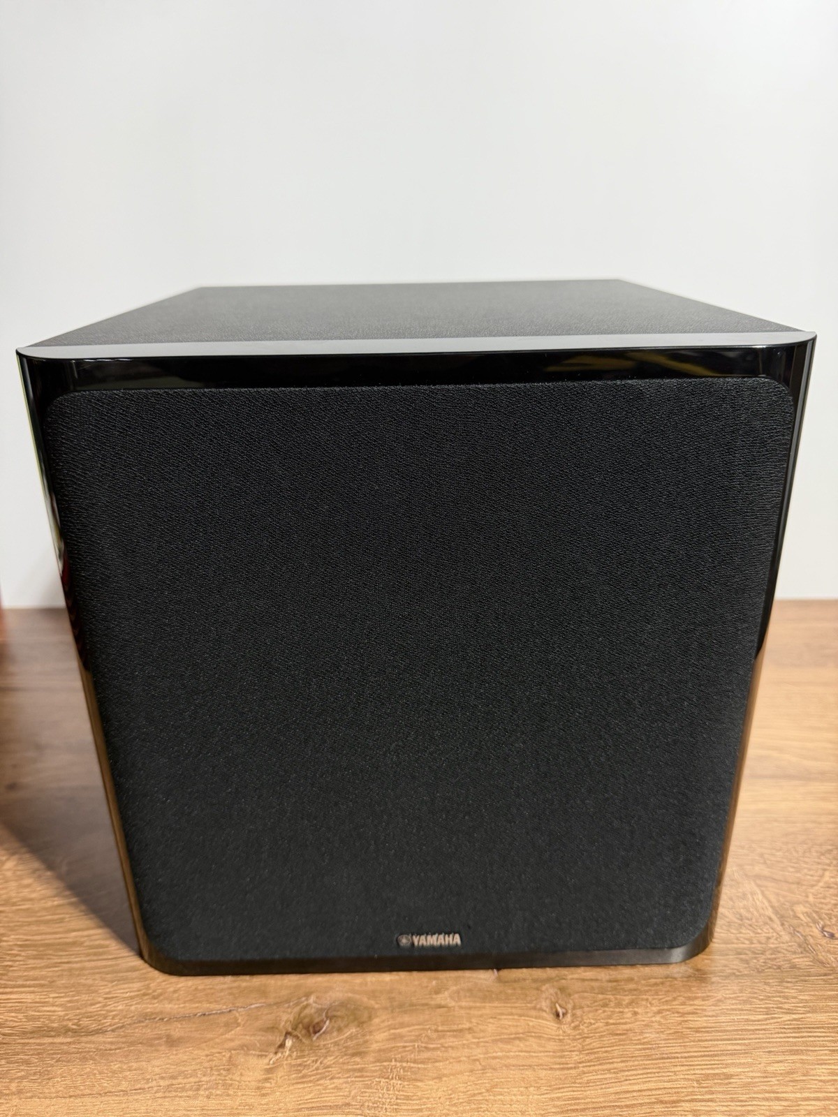 Yamaha NS-SW40 Home Theater Powered Subwoofer Speaker Tested