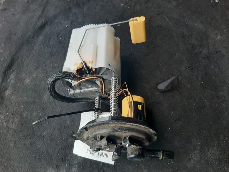 Топливный насос VIN J 11-значный ограниченный бак смонтирован 11-17 GMC Acadia 22957143 - Изображение 3 из 4