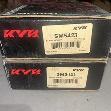 2 NEW KYB SM5423 Front Strut Mounts w/ Bearin...