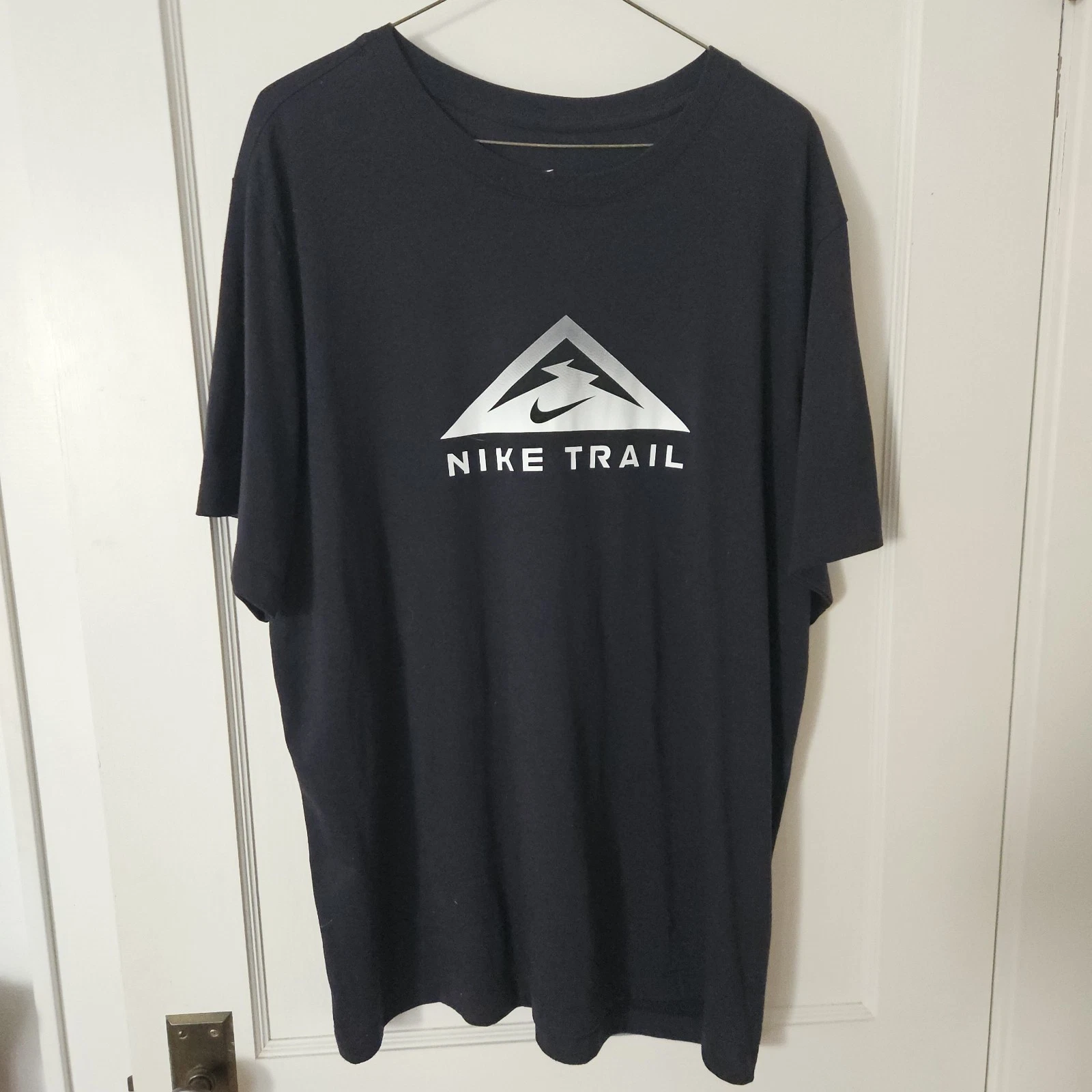 Nike Tee Running Trail black Size XL Large Center Logo