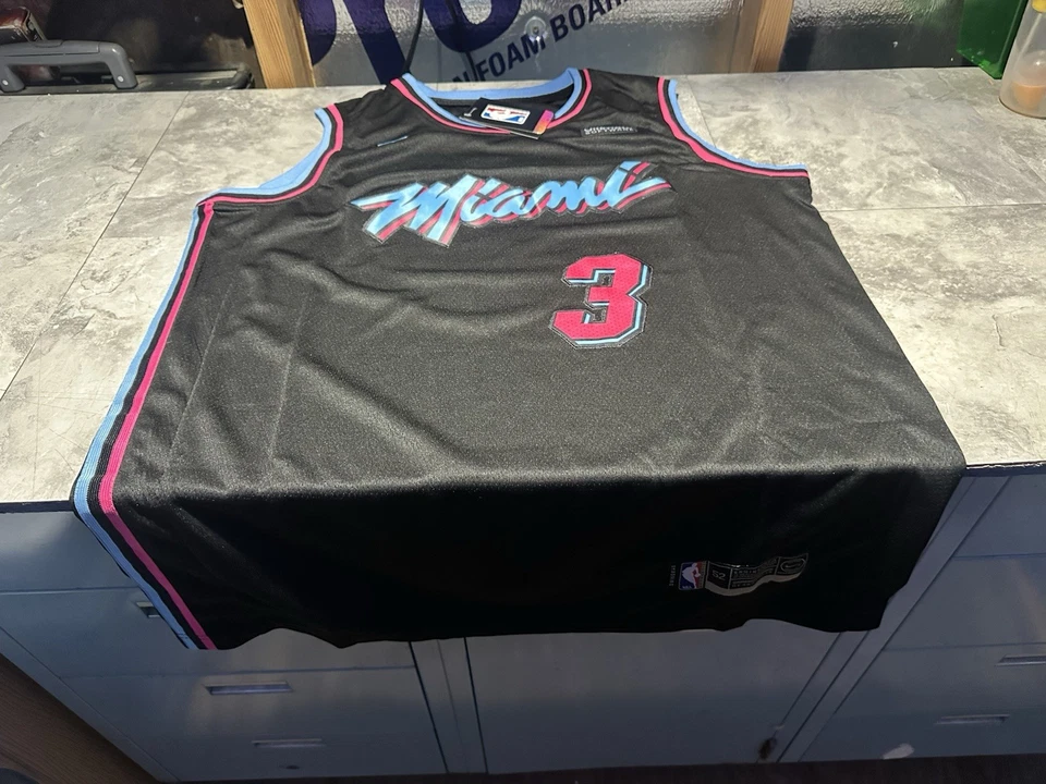 Nueva con etiquetas Camiseta Nike Miami Heat Dwayne Wade Negra Miami Vice Swingman Talla XLarge Foto 2 de 3