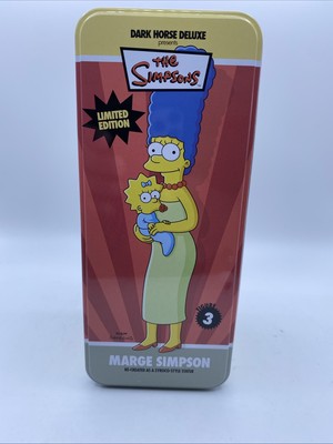 Dark Horse Deluxe The Simpsons Character: Marge Simpson Statue #3