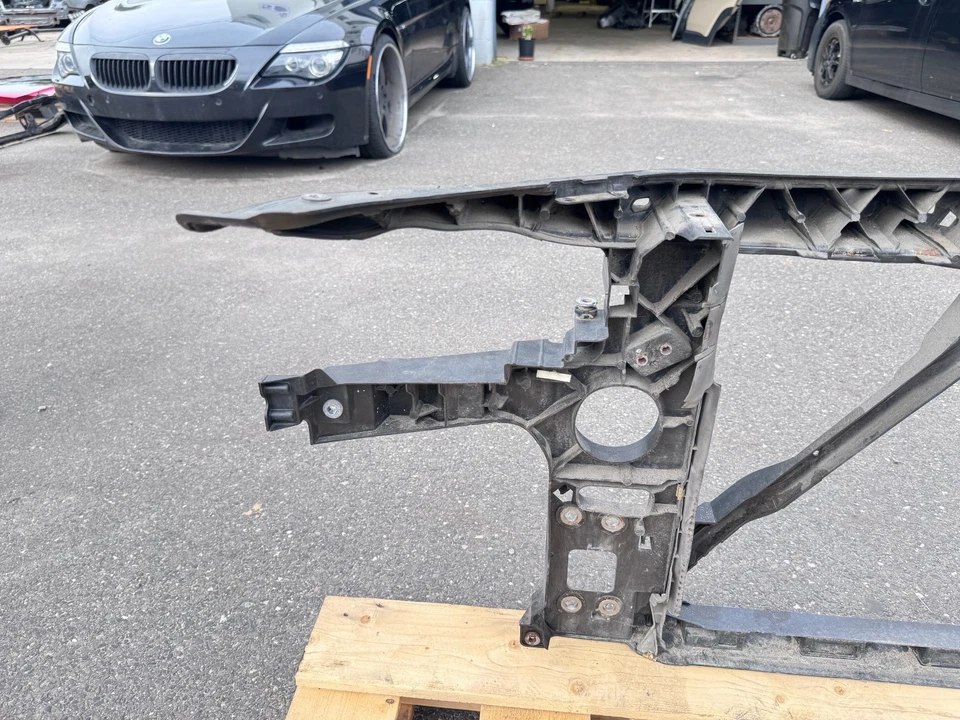 AUDI Q7 2007-2015 MONTAJE DE MARCO DE SOPORTE DE RADIADOR DELANTERO OEM 4L0805594A Foto 3 de 4