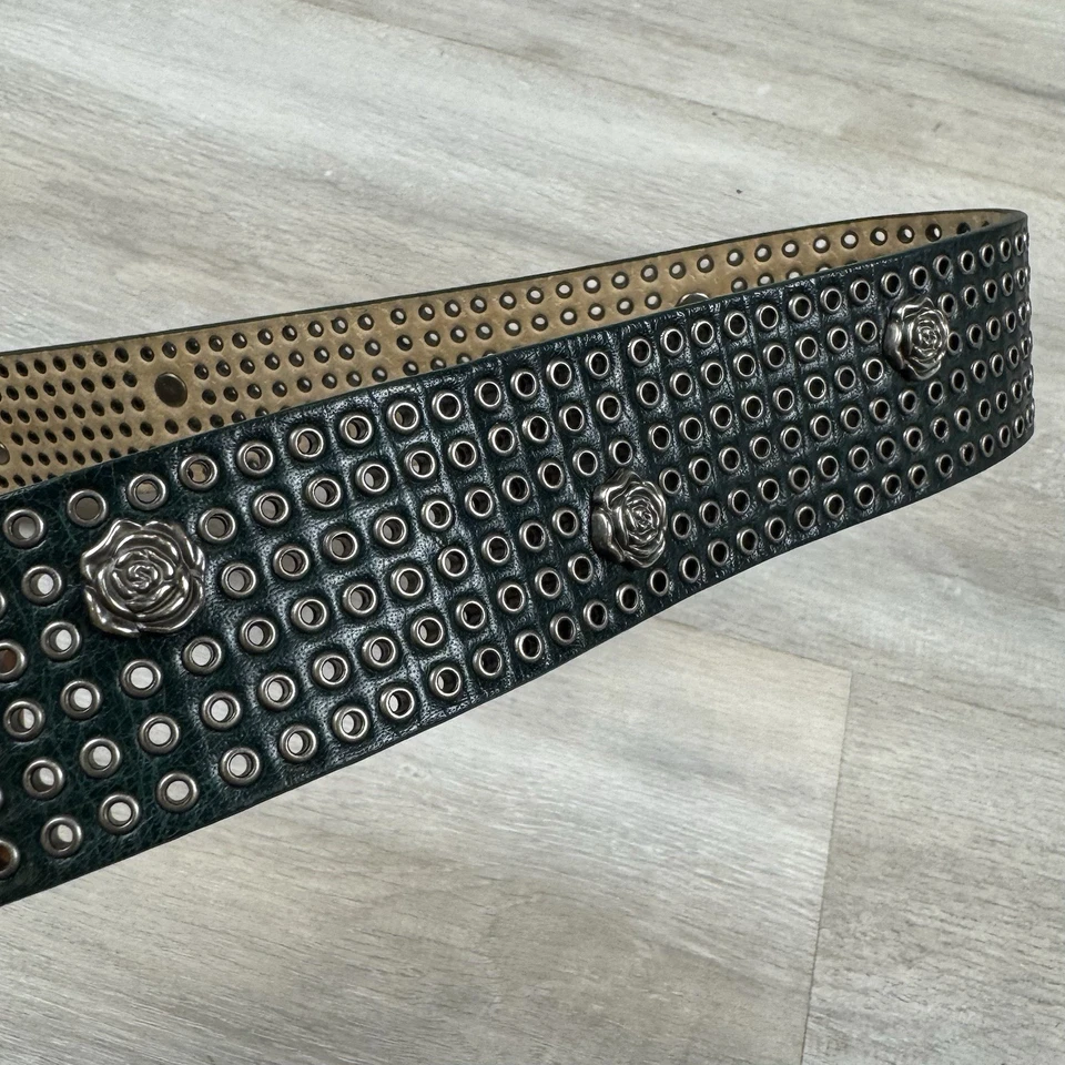 Cinturón Vintage Y2K Betsey Johnson Rosa Hebilla Floral AOP Tachonado Talla Pequeña Verde Foto 4 de 4