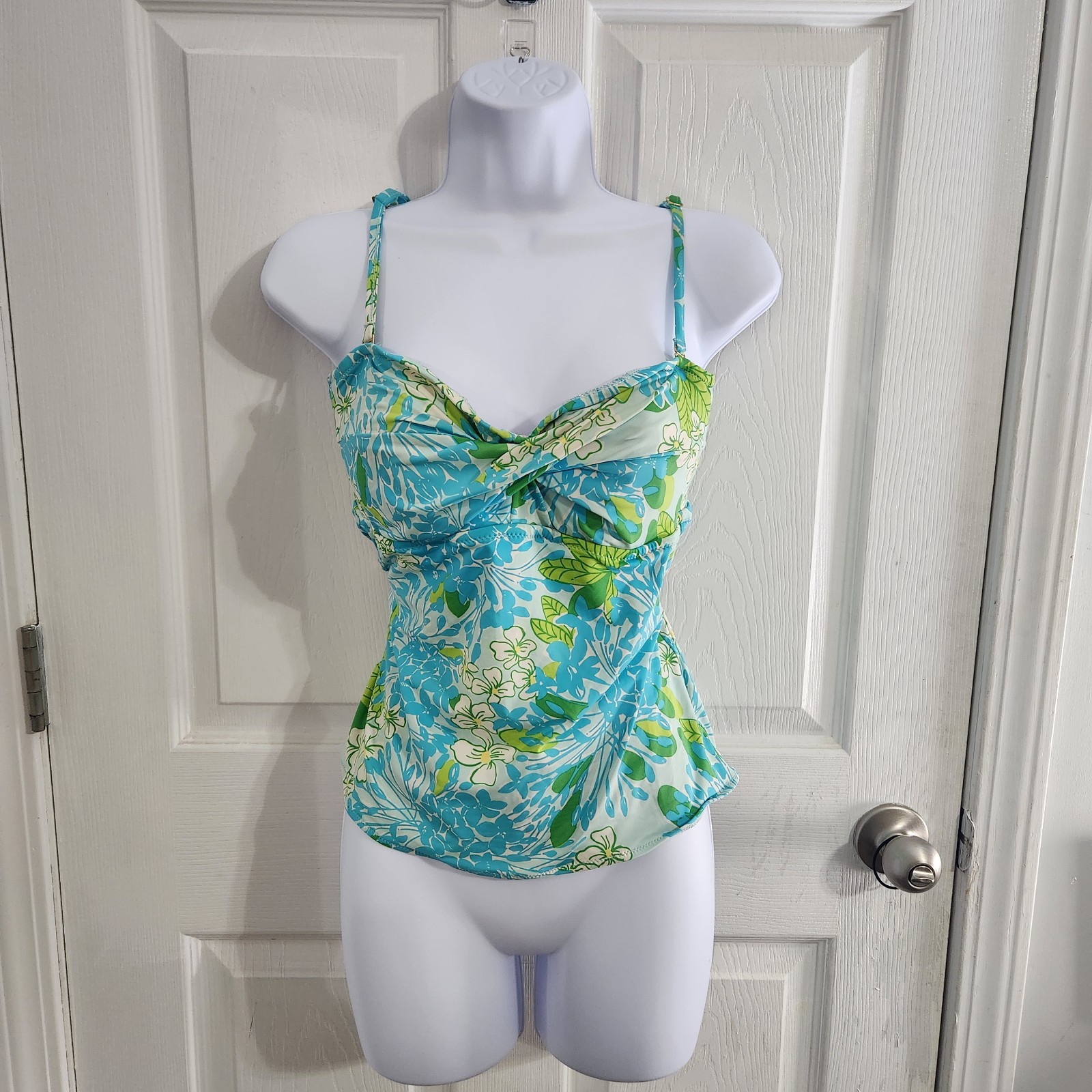 Lilly pulitzer convertible tankini top size medium Tropical Resortwear